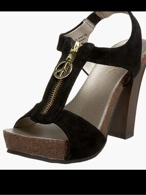 Mia Hippie brown sandal w peace sign block heel